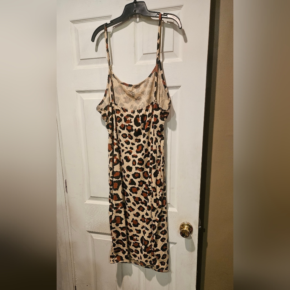 BOOHOO DRESS - Picture 2 of 2